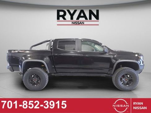 Used 2019 Chevrolet Colorado ZR2 w/ ZR2 Midnight Special Edition image 18