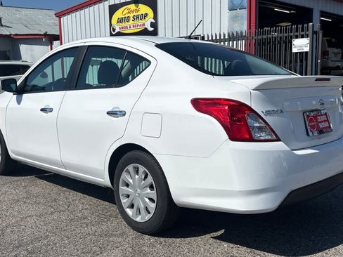 Used 2018 Nissan Versa SV FWD image 7