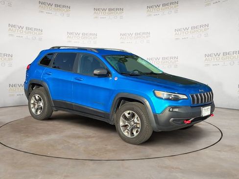 Used 2019 Jeep Cherokee Trailhawk w/ Comfort/Convenience Group AWD/4WD image 7