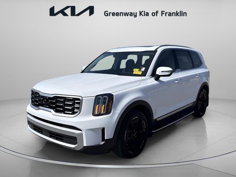 Used 2024 Kia Telluride S w/ S Sunroof Package image 3