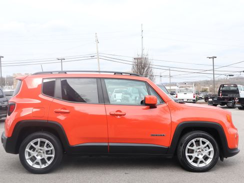 Used 2021 Jeep Renegade Latitude FWD image 6