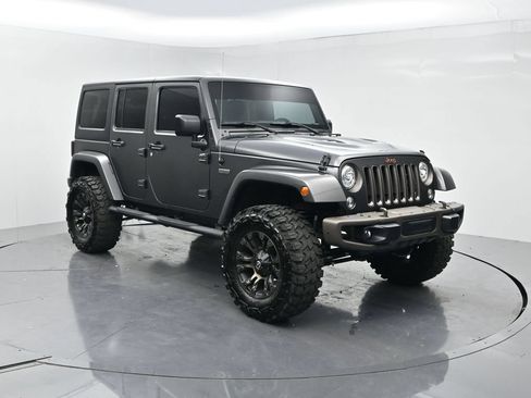 Used 2017 Jeep Wrangler Unlimited Sahara AWD/4WD image 2