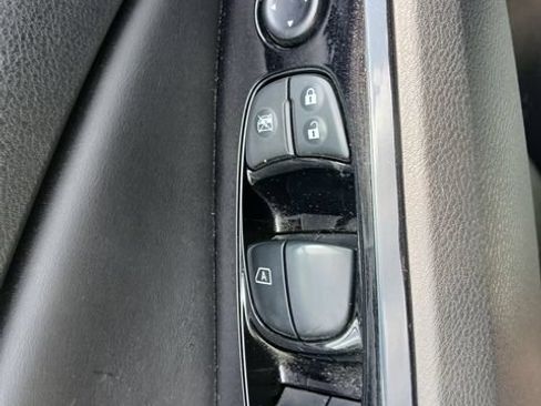Used 2023 Nissan Altima 2.5 SV FWD image 32
