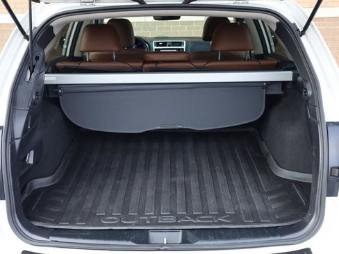 Used 2018 Subaru Outback 3.6R Touring w/ Popular Package #3 image 11