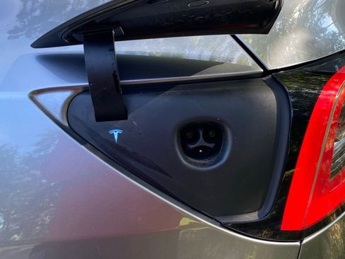 Used 2025 Tesla Model Y Performance AWD/4WD image 14