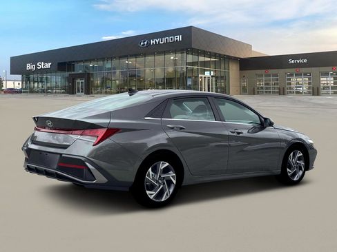 New 2026 Hyundai Elantra Limited FWD image 8