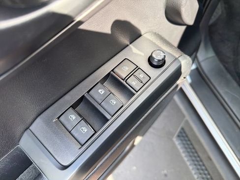 Used 2021 Toyota Tacoma SR AWD/4WD image 11