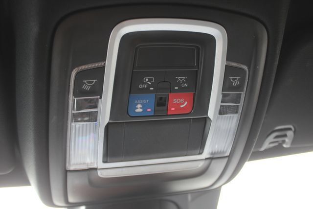 Used 2023 RAM 1500 Laramie AWD/4WD image 13