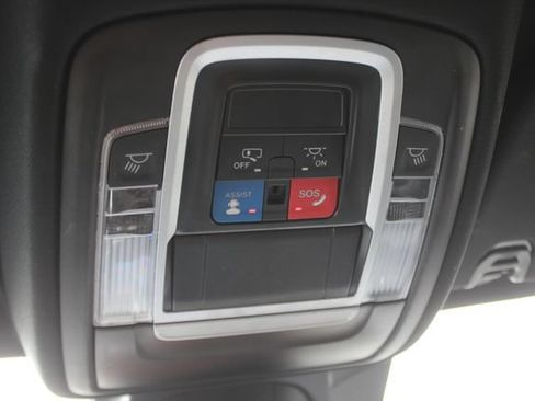 Used 2023 RAM 1500 Laramie AWD/4WD image 13