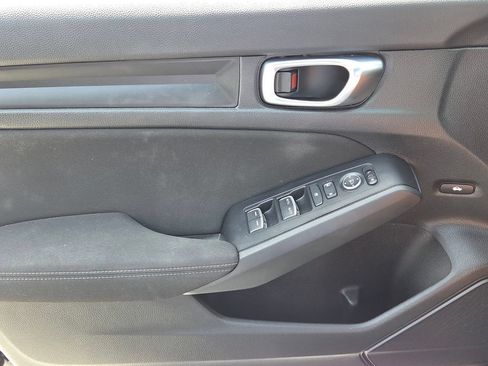 Used 2025 Honda Civic Sport image 29