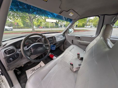 Used 1999 Ford F150 Lariat RWD image 8