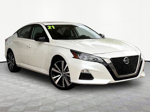 Used 2021 Nissan Altima 2.5 SR w/ SR Premium Package AWD/4WD image 3