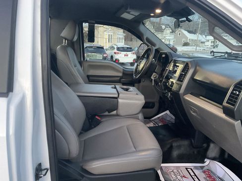 Used 2022 Ford F250 XL w/ Power Equipment Group image 19