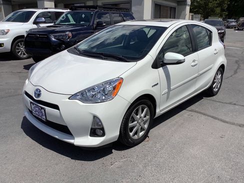 Used 2012 Toyota Prius C Four FWD image 2