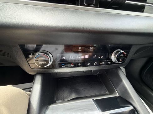 Used 2022 Mitsubishi Outlander SEL AWD/4WD image 25