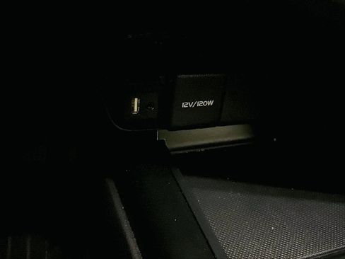 Used 2019 Toyota Camry SE image 31