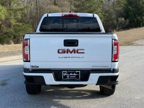 Used 2022 GMC Canyon Denali image 18