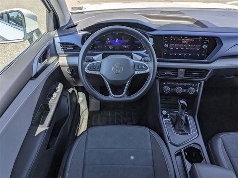 Used 2024 Volkswagen Taos SE image 16