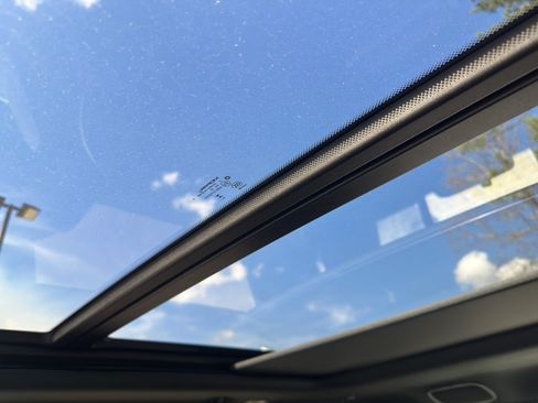 New 2026 RAM 1500 Laramie AWD/4WD image 10