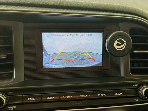 Used 2019 Hyundai Elantra SE w/ Cargo Package image 19