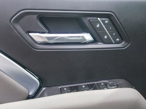 New 2026 Chevrolet Colorado ZR2 w/ Technology Package AWD/4WD image 19