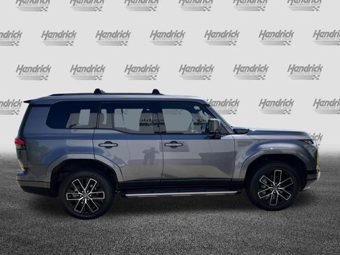 Used 2025 Lexus GX 550 w/ Accessory Package (2T) AWD/4WD image 10
