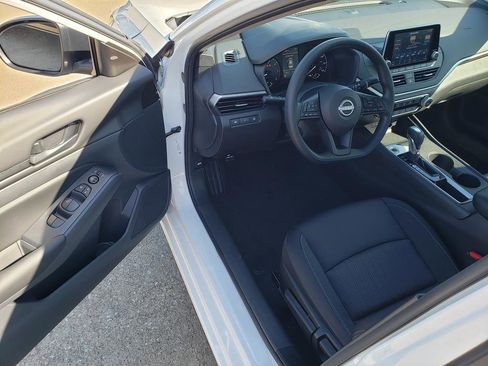 Used 2025 Nissan Altima 2.5 S image 6