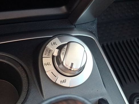 Used 2024 Toyota 4Runner Limited AWD/4WD image 24