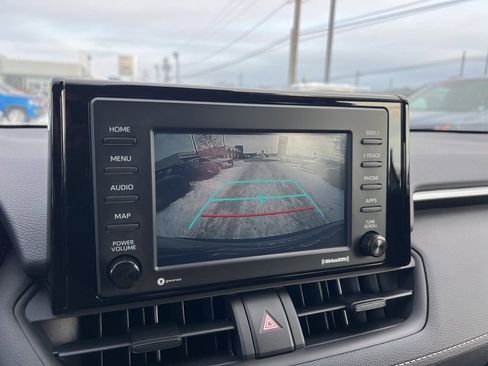 Used 2022 Toyota RAV4 XLE image 13