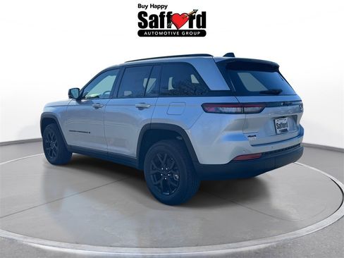 New 2025 Jeep Grand Cherokee 4WD image 6