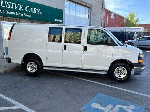 Used 2024 GMC Savana 2500 w/ Driver Convenience Package image 8