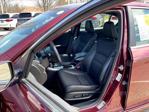 Used 2017 Honda Accord Sport image 10