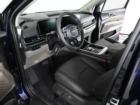 New 2026 Kia Carnival LXS image 18