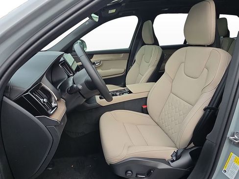 New 2026 Volvo XC90 B6 Plus w/ Protection Package Premier image 25