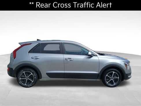 Used 2023 Kia Niro LX FWD image 6