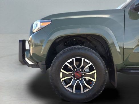 Used 2022 Toyota Tacoma TRD Sport w/ TRD Premium Sport Package image 14
