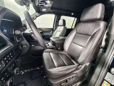Used 2024 Chevrolet Suburban Z71 w/ Luxury Package image 13