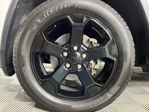 Used 2018 Jeep Grand Cherokee Laredo AWD/4WD image 10
