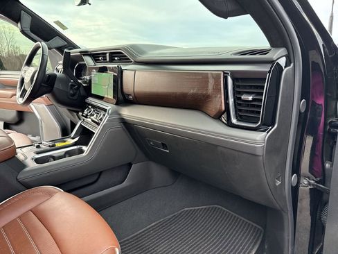 Certified 2025 GMC Sierra 2500 Denali Ultimate w/ Max Trailering Package image 36