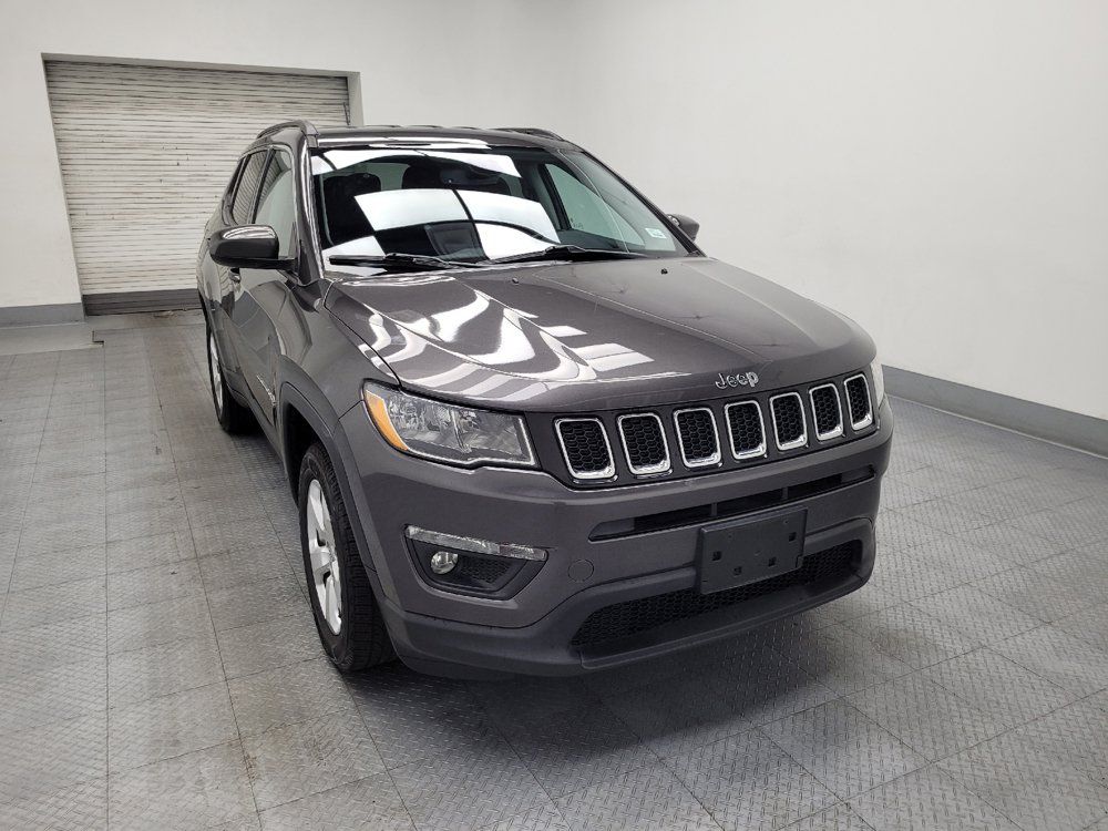 Used 2019 Jeep Compass Latitude w/ Popular Equipment Group AWD/4WD image 14