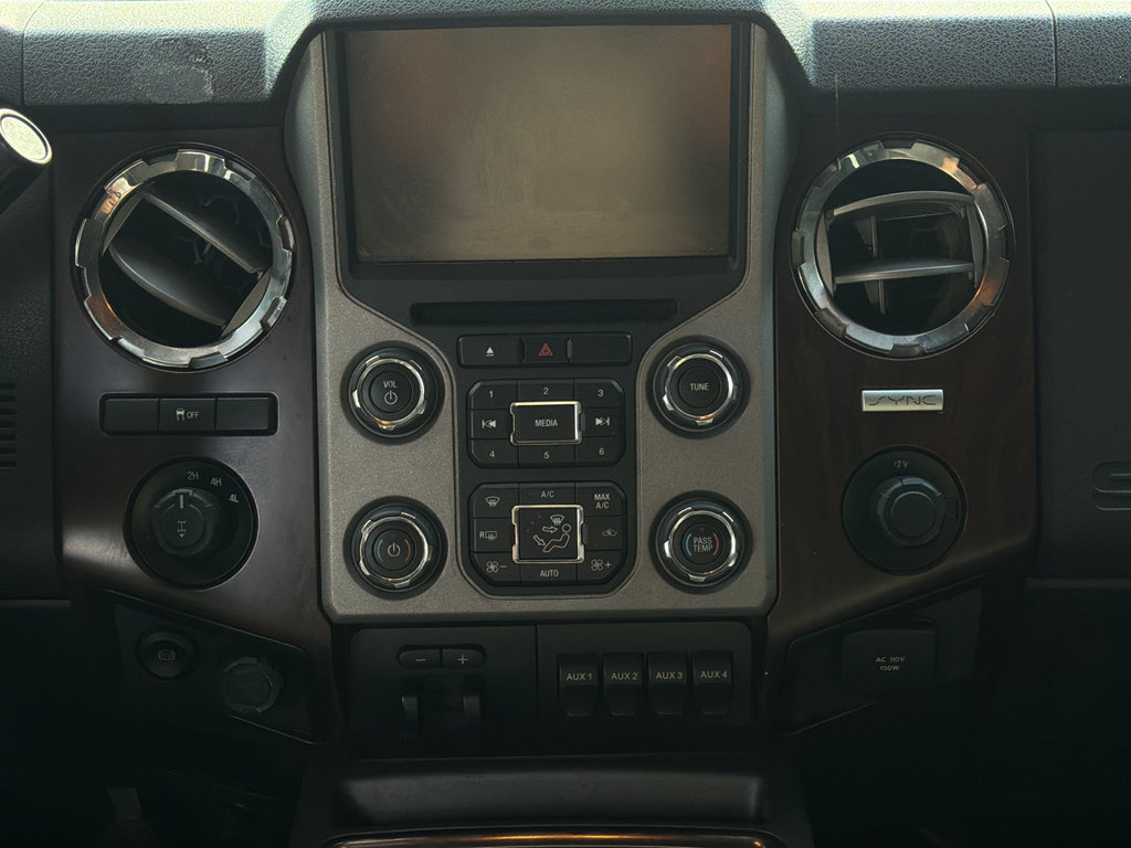 Used 2016 Ford F250 Lariat w/ Lariat Interior Package AWD/4WD image 14