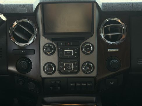 Used 2016 Ford F250 Lariat w/ Lariat Interior Package AWD/4WD image 14