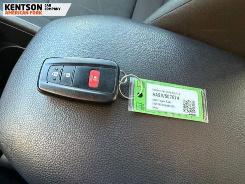 Used 2025 Toyota RAV4 XLE image 37