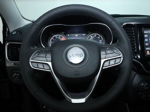 Used 2022 Jeep Cherokee Limited image 23