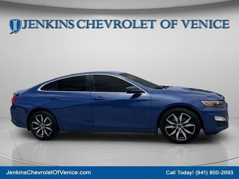 Used 2023 Chevrolet Malibu RS FWD image 2