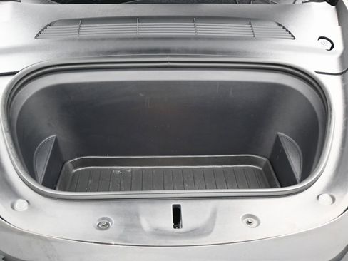 Used 2023 Tesla Model Y Long Range image 38