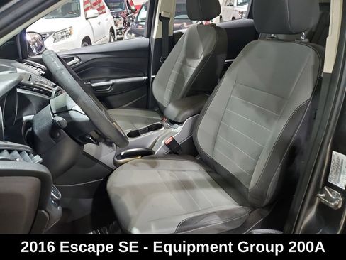 Used 2016 Ford Escape SE image 6