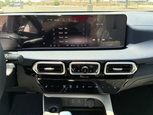 New 2026 Nissan Sentra SL w/ Floor Mat Package FWD image 18