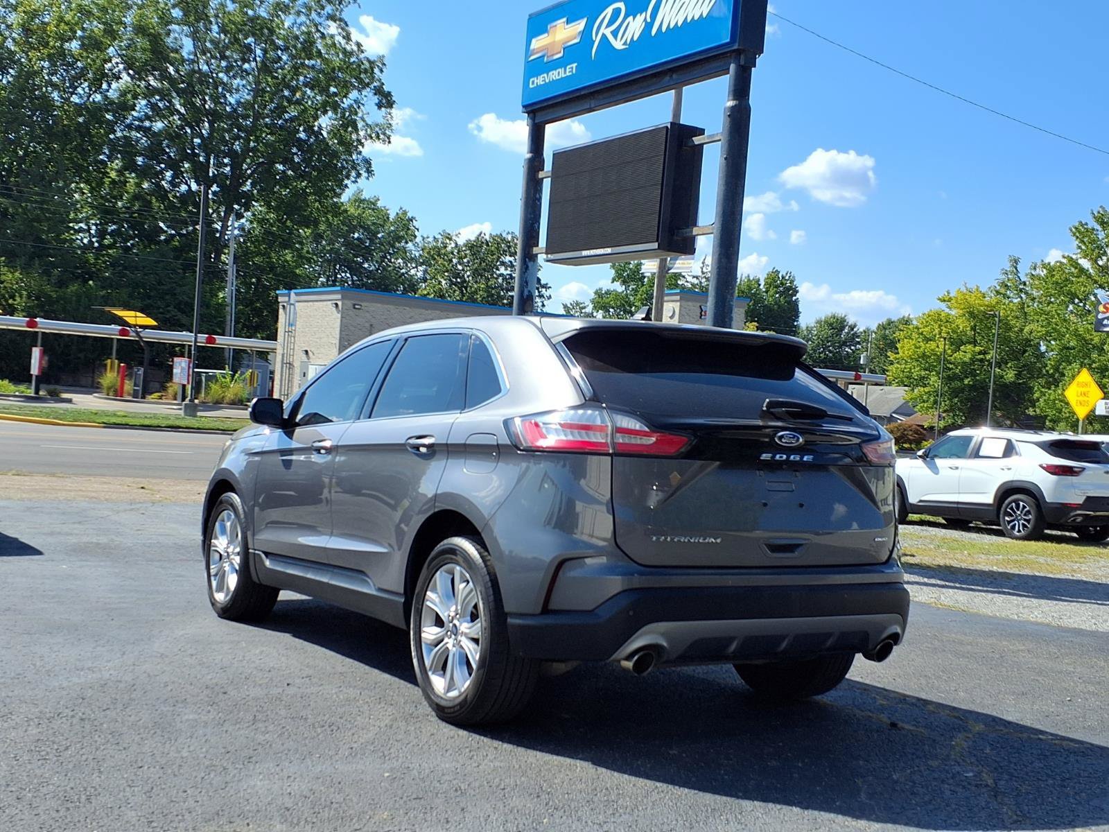 Used 2022 Ford Edge Titanium AWD/4WD image 4