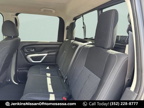 Used 2019 Nissan Titan SV AWD/4WD image 30